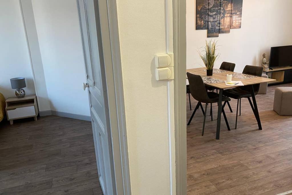 L'Appartement De Moliere N°4 Montluçon Kültér fotó